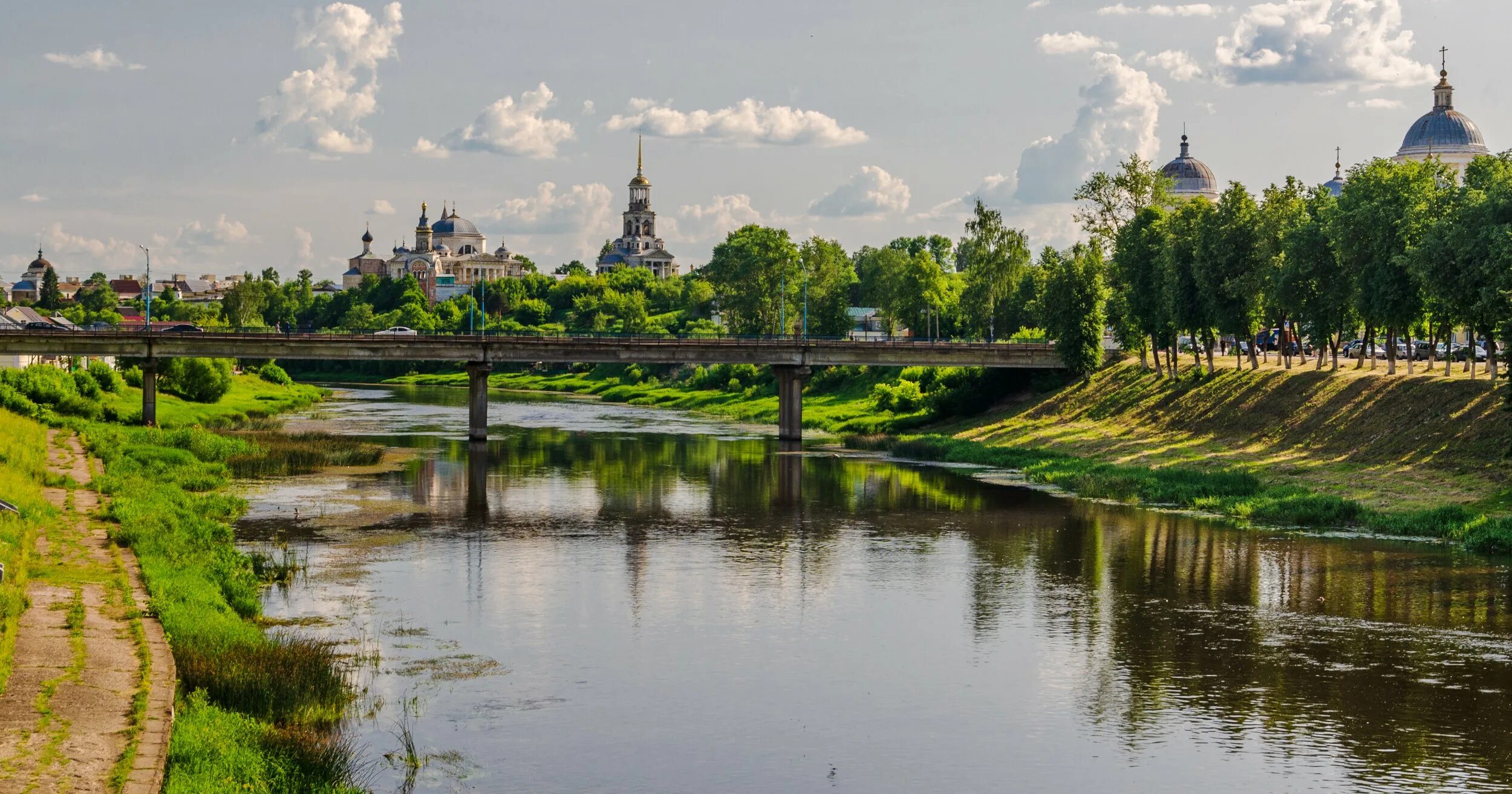 Торжок город. Торжок 19 век. Воскресенский женский монастырь Торжок. Торжок набережная. Русский старый городок