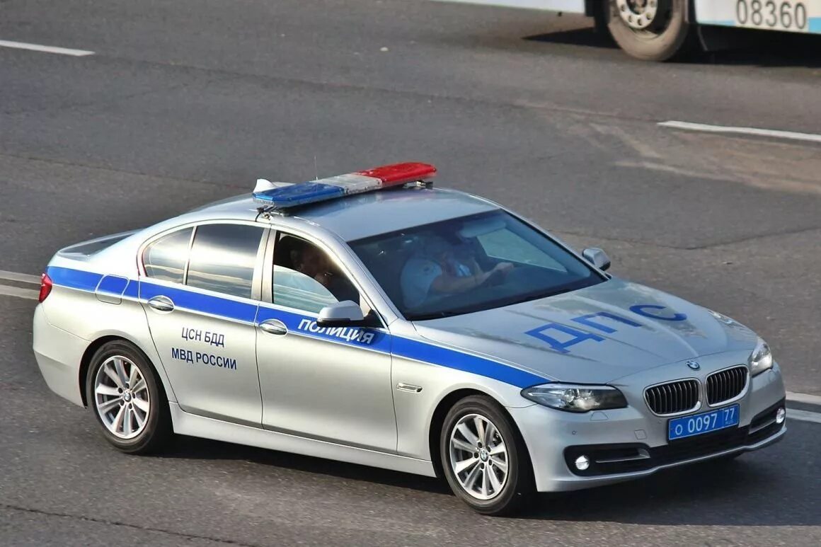 Патрульная машина гибдд. БМВ м5 полиция. БМВ м5 ДПС. BMW 5 f10 ДПС. BMW m5 f10 ППС.