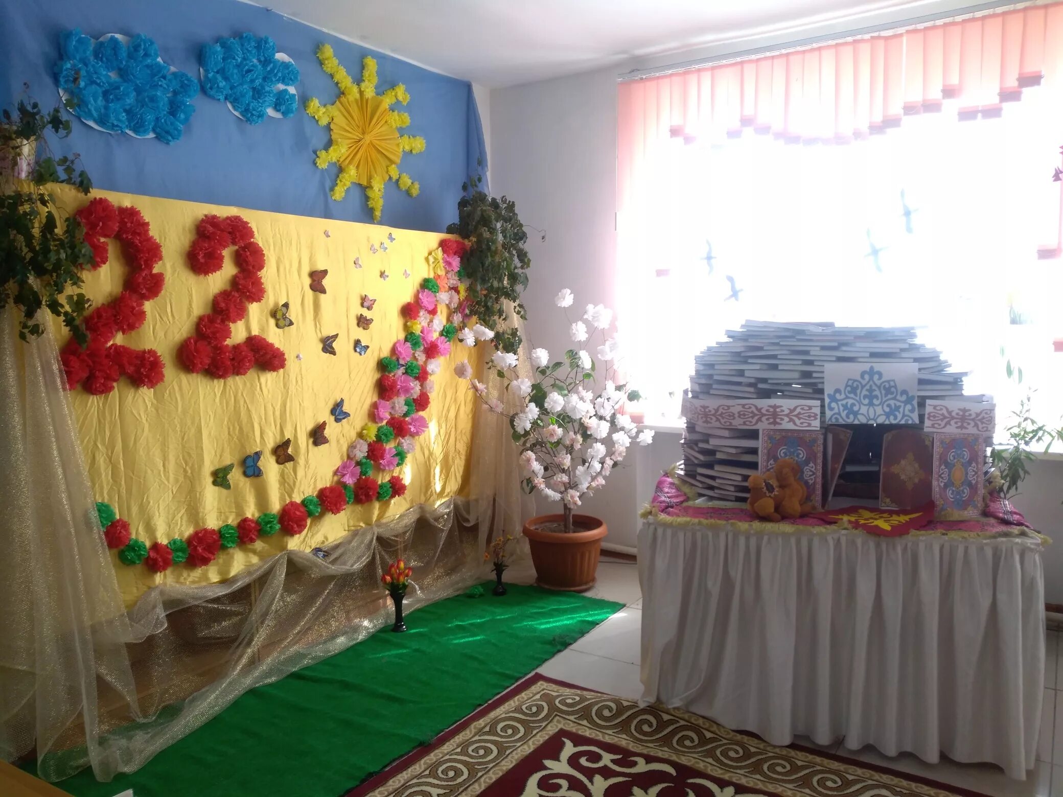 праздник наурыз в школе. украшение зала для праздника наурыз в детском саду. украшения зала к наурызу. наурыз для детей в детском саду. украсить зал для наурыза в садике.