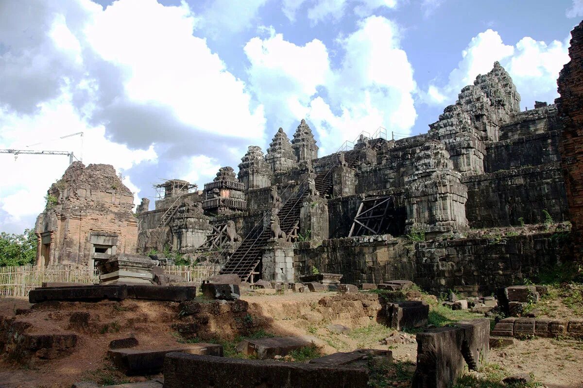 Бог холма. Крест на холме. Энты властелин колец. Апостол павел проповедует язычникам. Бог холма.