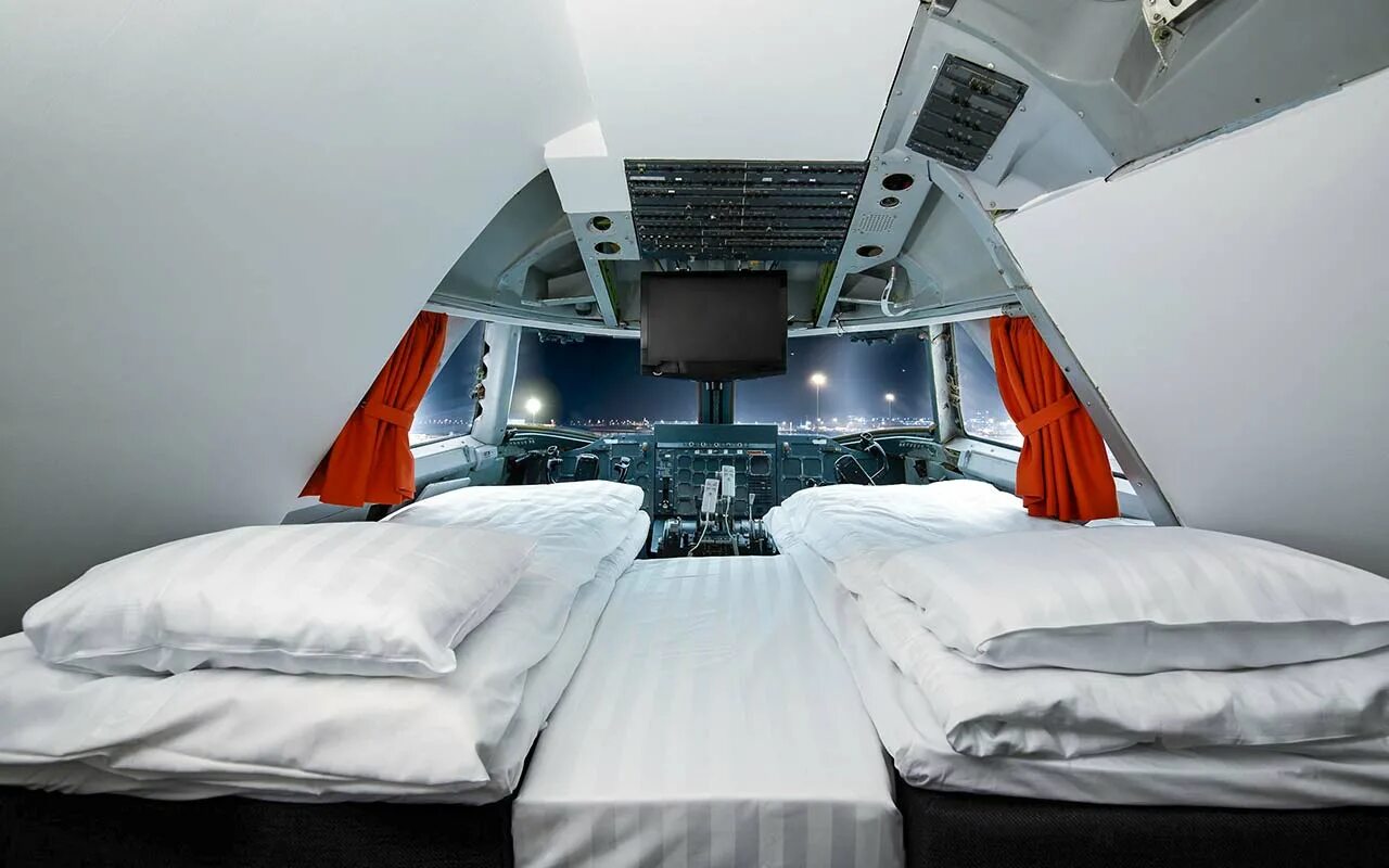 Skyview istanbul. Jumbo stay швеция стокгольм. Jumbo stay швеция стокгольм. Jumbo stay отель. Самолет джамбо 747.