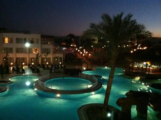 Шармаль шейх отель барон. Шарм ночью. Шарм-эш-шейх египет. 1001 ночь шарм-эль-шейх. Marriott египет каир.