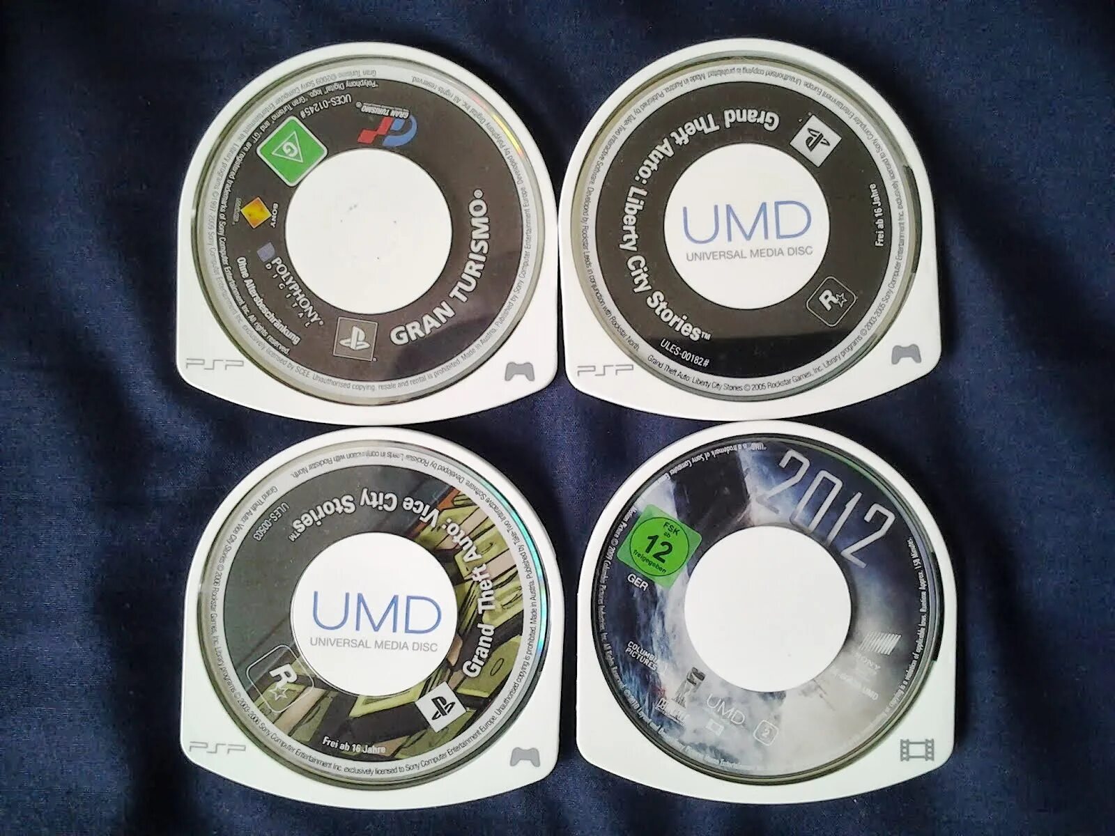 Umd диск. Umd диски для psp. umd болванки. sony umd. кейс для umd дисков.