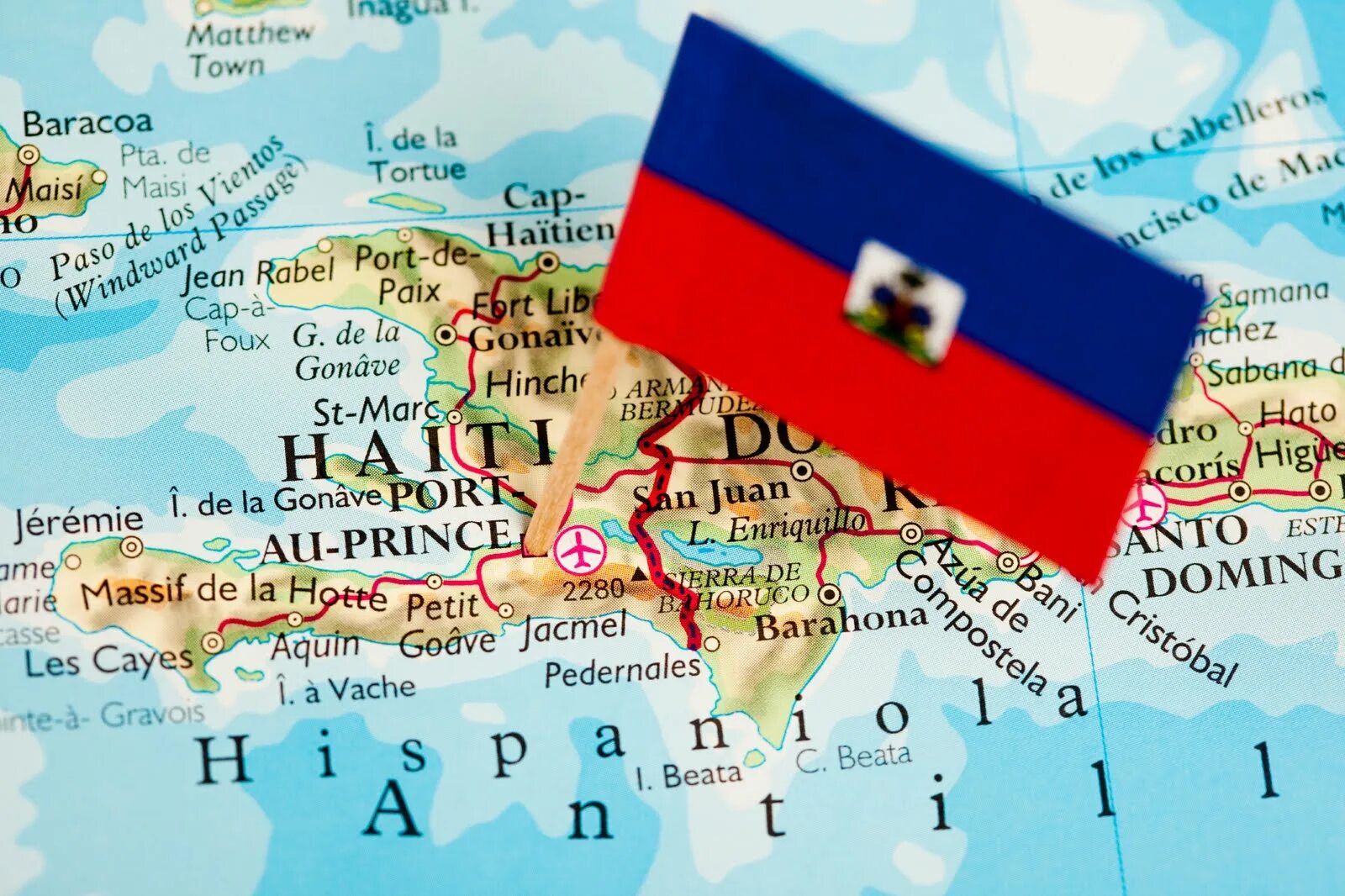 Гаити какое государство. Гаити и Доминикана на карте. Флаг Гаити на карте. Государство Гаити на карте. Доминикана на карте.