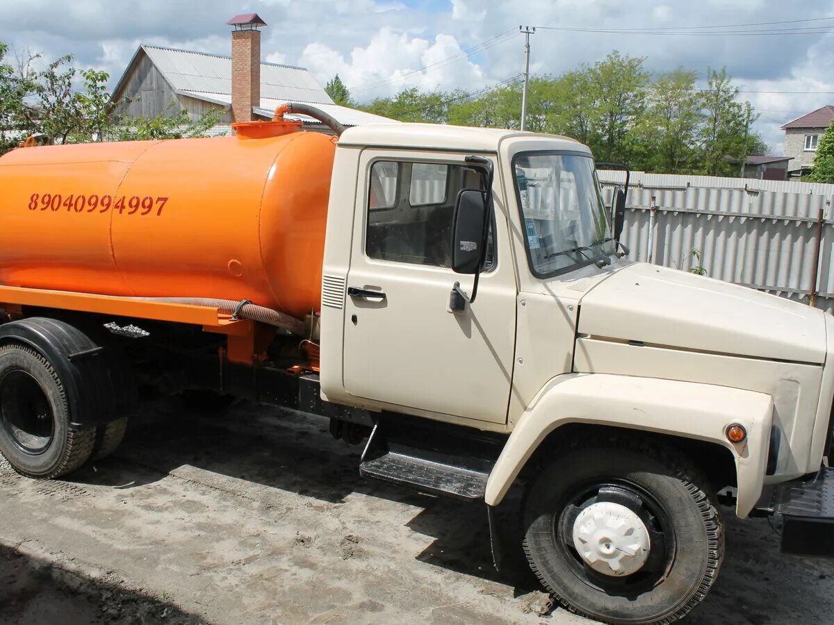 Откачка канализации чистополь. Газ 3307 ассенизатор. Зил 4331 ассенизатор. Откачка канализации чистополь. Газ 3307 ко 503.