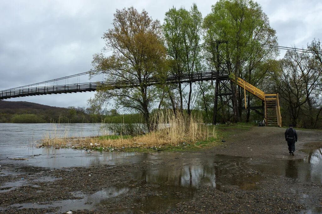 Село Новопокровка Приморский край Красноармейский район. Село Новокрещенка Приморский край Красноармейский район. Новопокровка Приморский край подвесной мост. Подвесной мост Приморский край Дальнереченский. Погода в приморском крае новопокровка