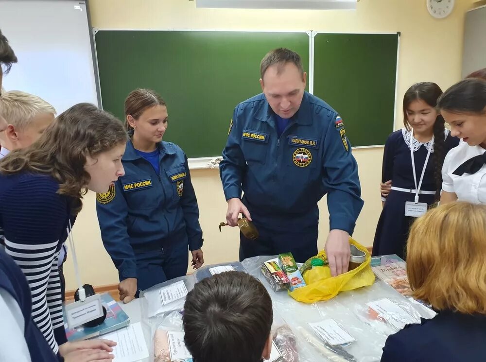 День го мчс россии. Шупрута павел вадимович мчс юзао. Юзао мчс вавилова 68 к1 кривенков. Гражданская оборона 87 год. 15 главных обязанностей мчс обж.