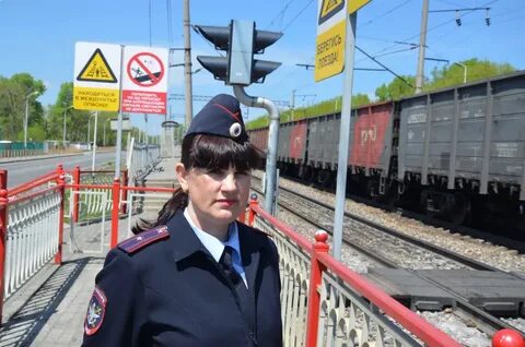 Сотрудники транспортной полиции
