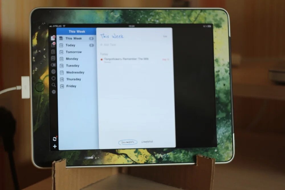 Айпад под монитором. Дополнительный экран из планшета IPAD. Планшет из двух экранов. Как поставить планшет. Покажи как сделать планшет
