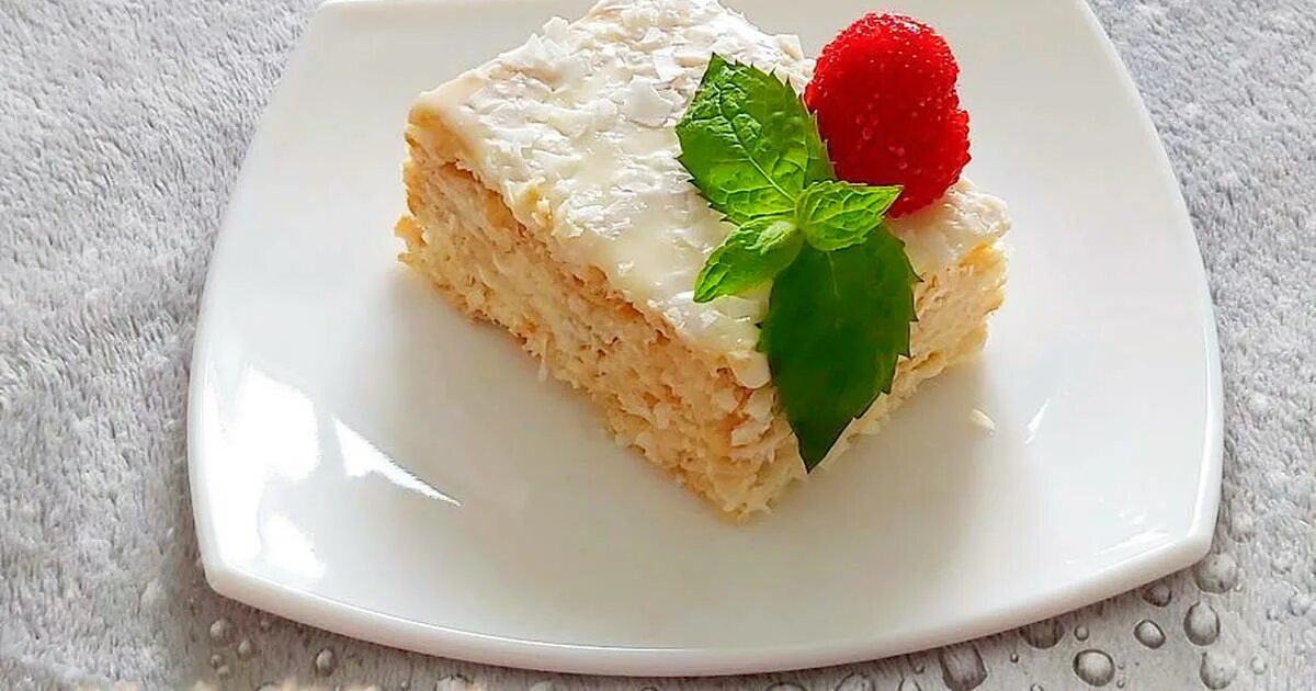 мирабель наполеон. напалон сгущенкой наполеон. наполеон классический с сгущенкой. наполеон вареная сгущенка. торт наполеон со сгущенкой.