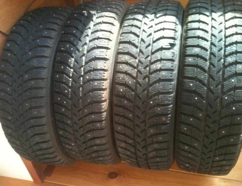 Зимние резины 15 б у. 195/65 R15 зима. Резина 195 65 r15 зима. Bridgestone 185/65 r15 зима. Бриджстоун 195/65/15 зима.