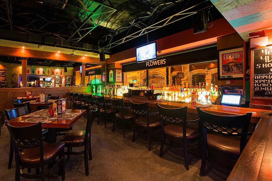 Бар the old school pub. Олд паб. Олдскул паб, москва. Олд скул паб. Ирландский паб олд френдс.