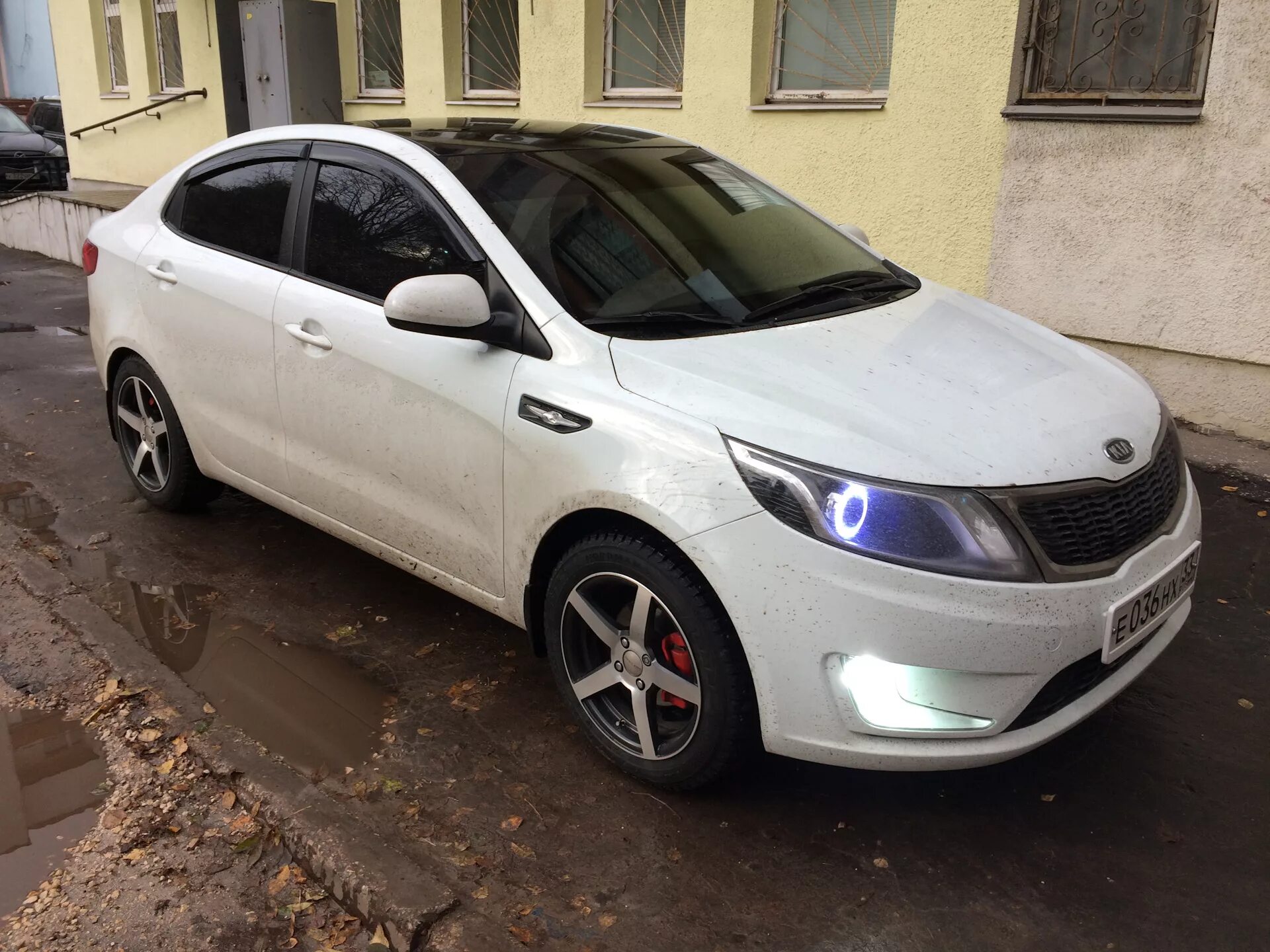 Диски рио 3 r15. Kia rio 3 r17. kia rio 3 r16. white kia rio r16. диски kia rio 3 r16.