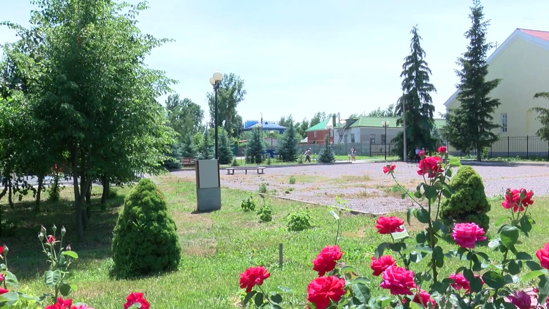 Ровеньки область. Ровеньки Белгородская область. Посёлок Ровеньки Белгородская область. Парк Ровеньки Белгородская область. Центральный парк Ровеньки Белгородская область.