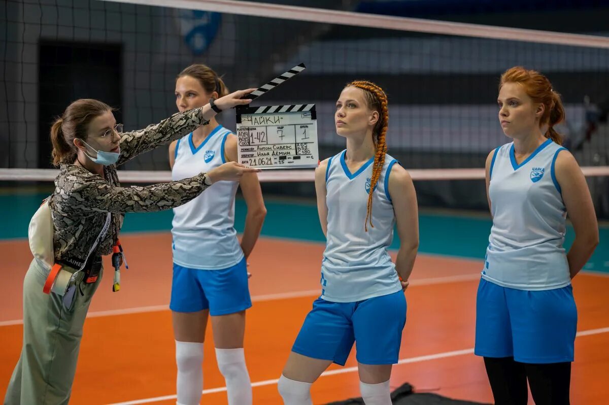 Пореченков тренер волейбольной. Пореченков тренер волейбольной. В каком сериале пореченков играл тренера сборной по волейболу. Пореченков тренер волейбольной. Пореченков чайки.