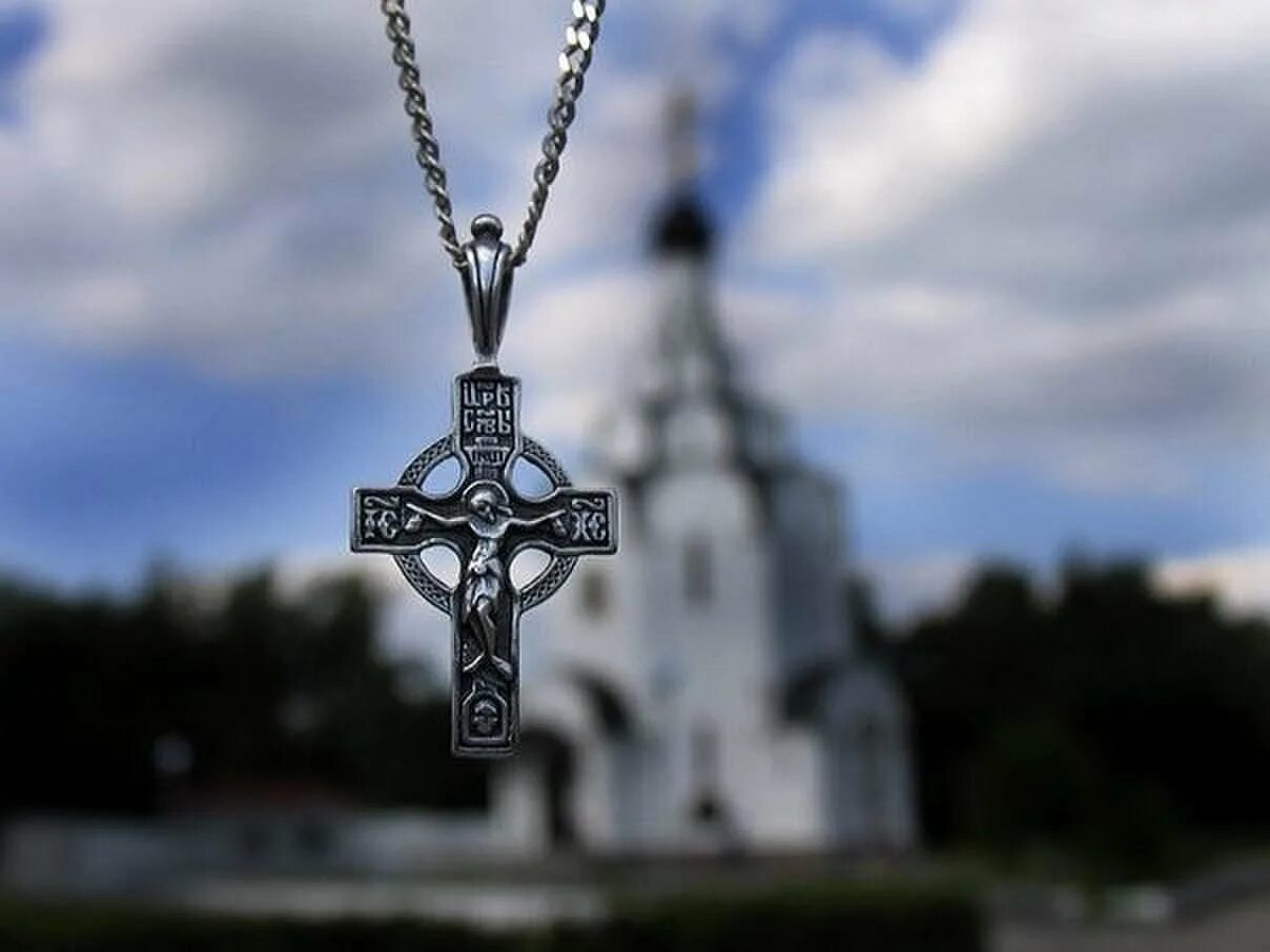 Как освятить крестик в церкви. Крест вера. крестики в церкви. православный крестик в руке. вера православная храм крест.