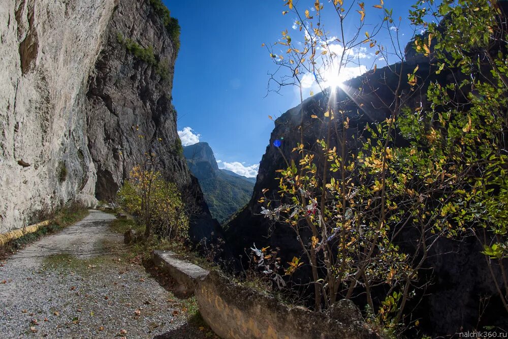 эль-тюбю верхний чегем. загадки верхнее ущелье. загадки верхнее ущелье. черкесское ущелье кабардино балкария. черекское ущелье кабардино-балкария.