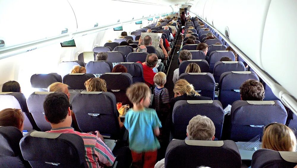 Travel airplane. Пассажирские авиаперевозки. Кресла бизнес класса в самолете. Лежачие места в самолете. Дальний перелет на самолете.