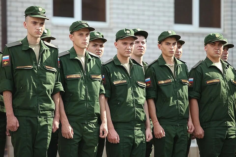 Какую форму носят военнослужащие. Порядок ношения военной формы. Парадная форма солдата российской армии. Какую форму носят военнослужащие. Военная форма россии.