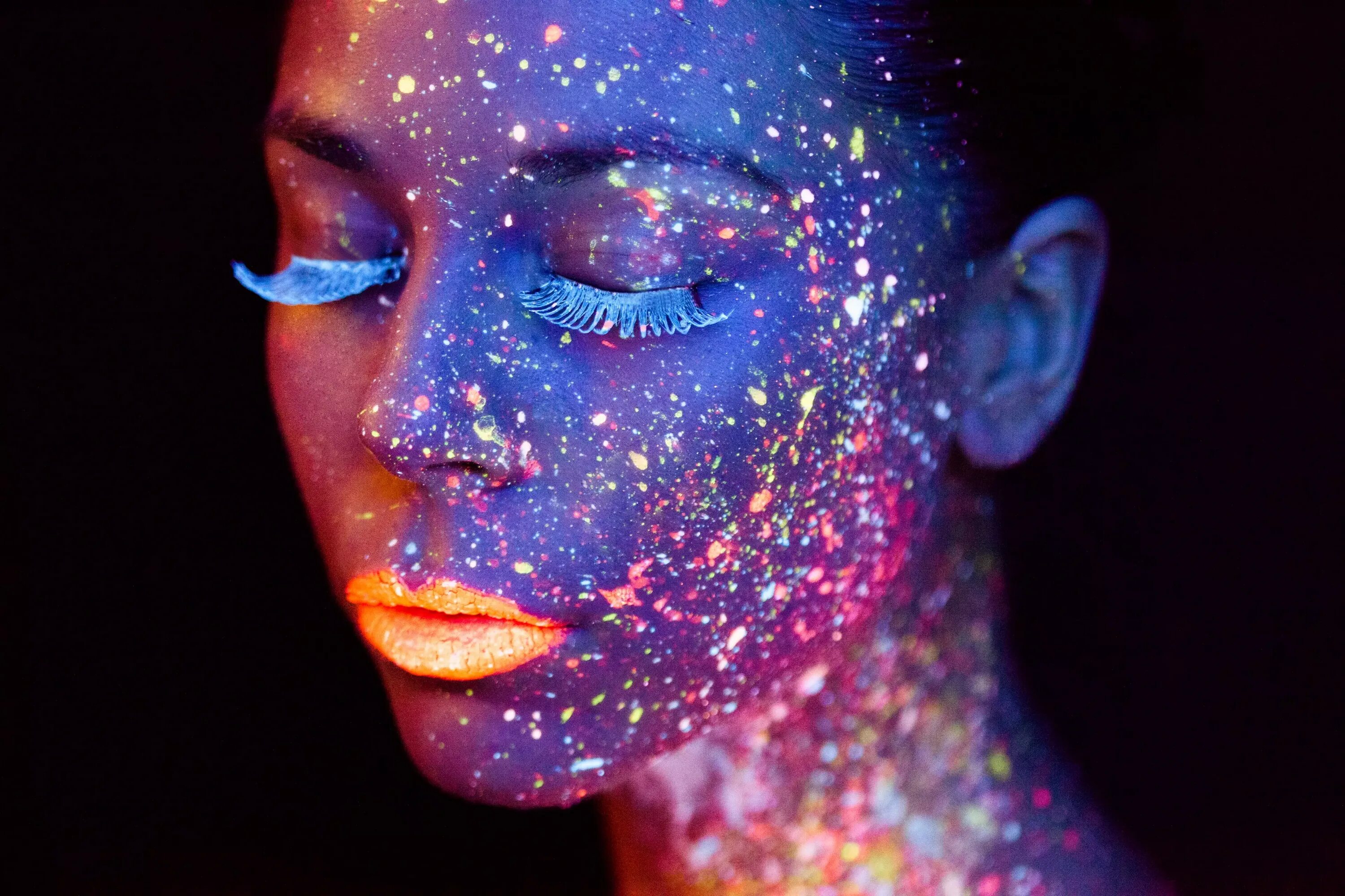 Glowing макияж