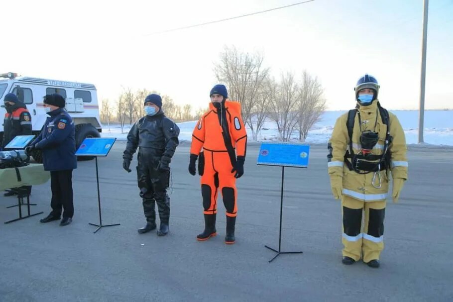 Пожарно спасательная система. Спасательное оборудование МЧС. Спасательное снаряжение для ДТП. Газодымокамера для спасателей. ДЧС Костанайской области.