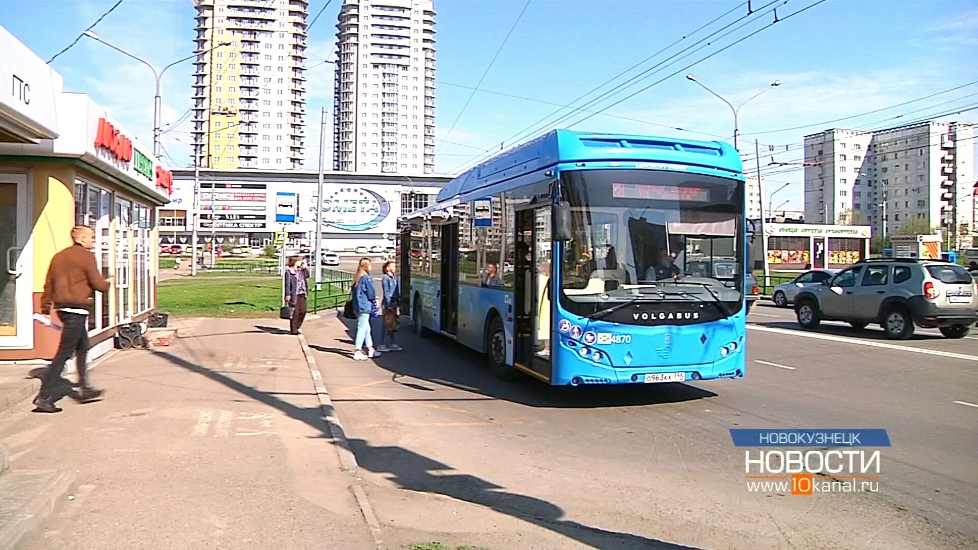 Транспорт Новосибирск. Трамвай Новосибирск 2021. ТЦ автобус. Автобусы в ТЦ Планета.