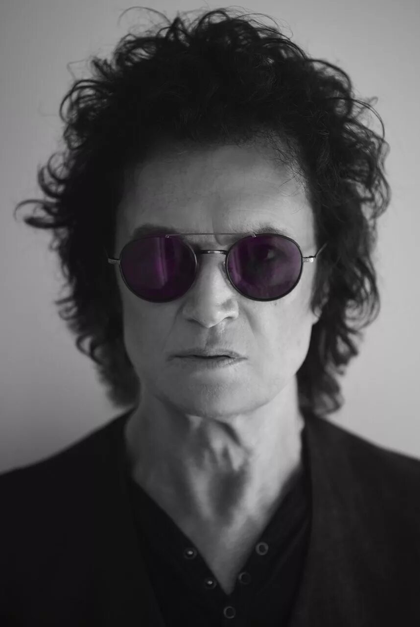 Хьюз википедия. Resonate гленн хьюз. glenn hughes resonate 2016. glenn hughes - resonate. glenn hughes 2025.