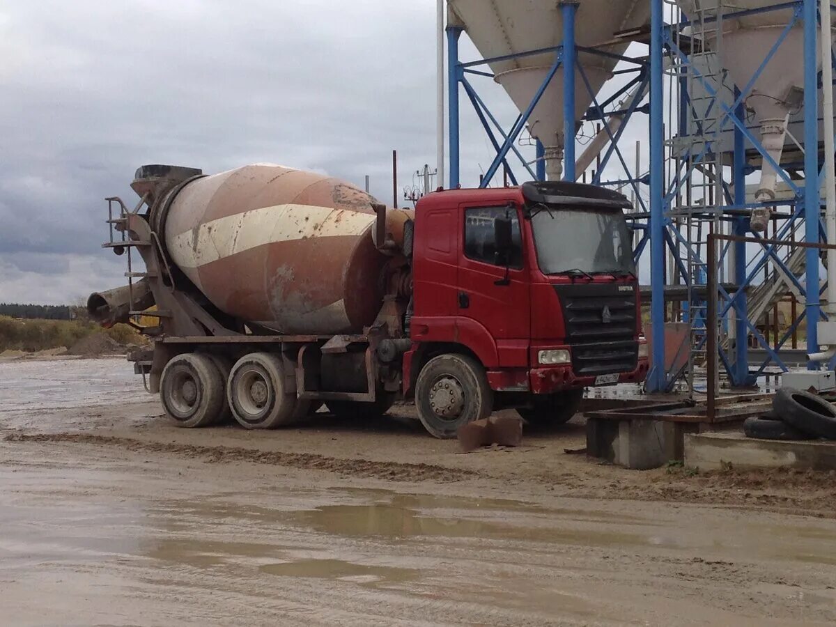 Бетонно перевозка. Hino бетоносмеситель. Миксер 8м3 КАМАЗ. Миксер 8 кубов. Мини миксера для перевозки бетона.