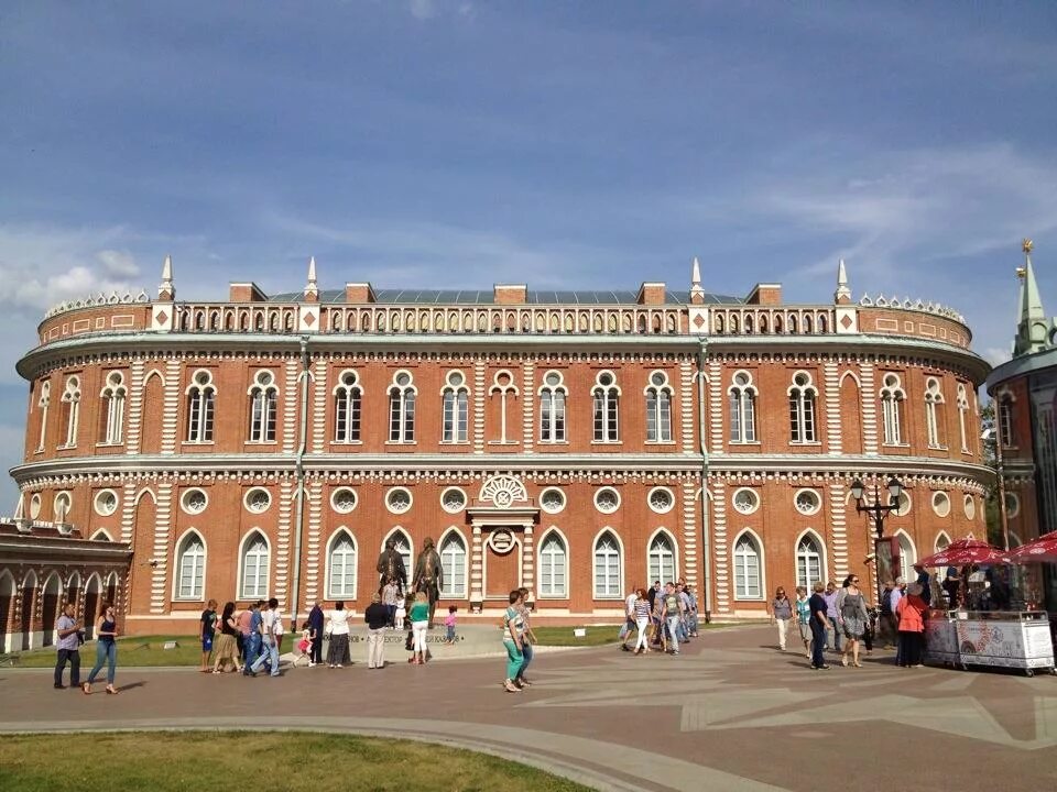 И. Баженов царицыно хлебный дом. Хлебный дом царицыно. Хлебный дворец баженов. Усадьба царицыно хлебный дом.