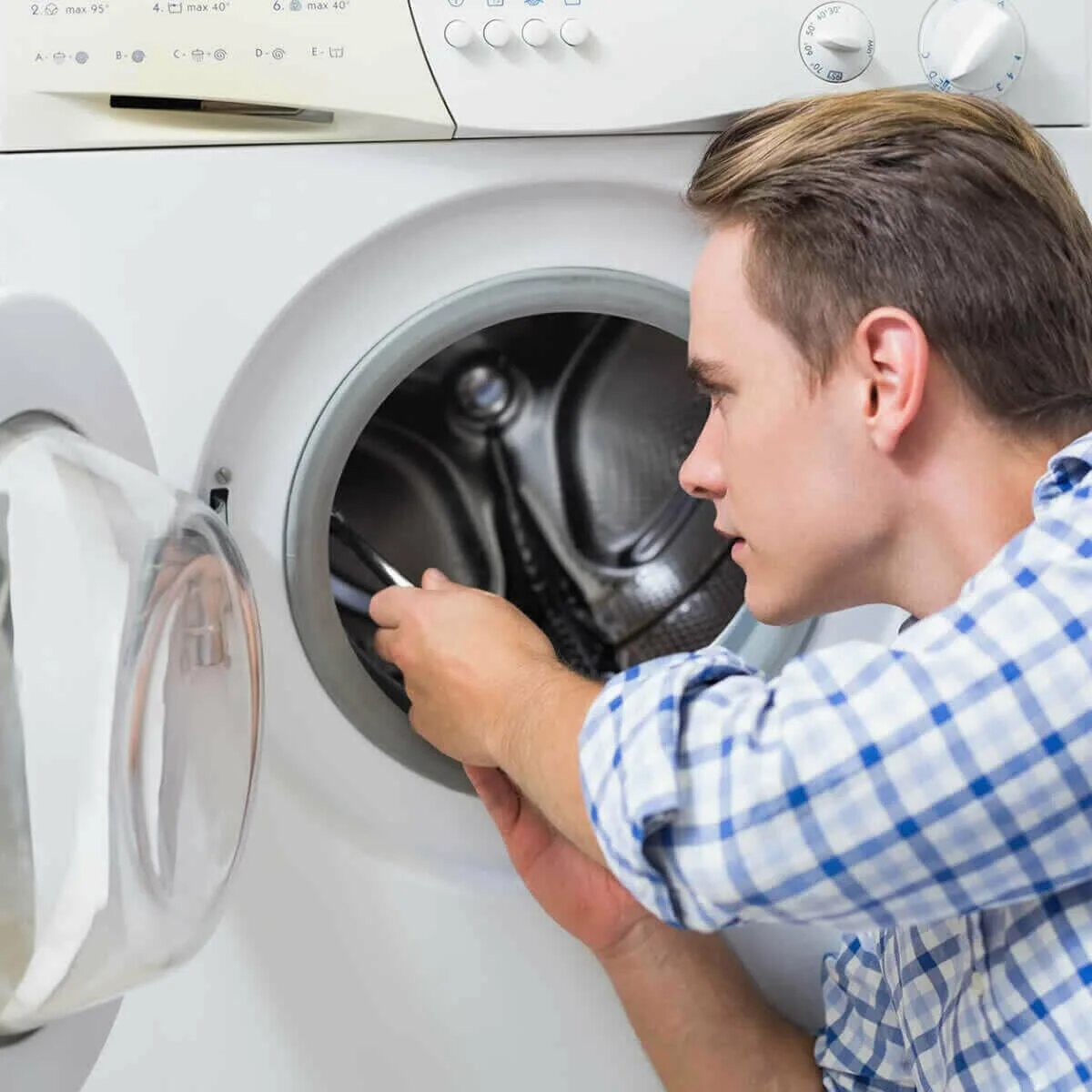 Ремонт стиральных машин замена тэна. Мастер чинить стиральную машину. Ремонт холодильников пушкин. Тосно ремонт стиральных. Ремонт стиральных машин в ленинградской области в тосно.