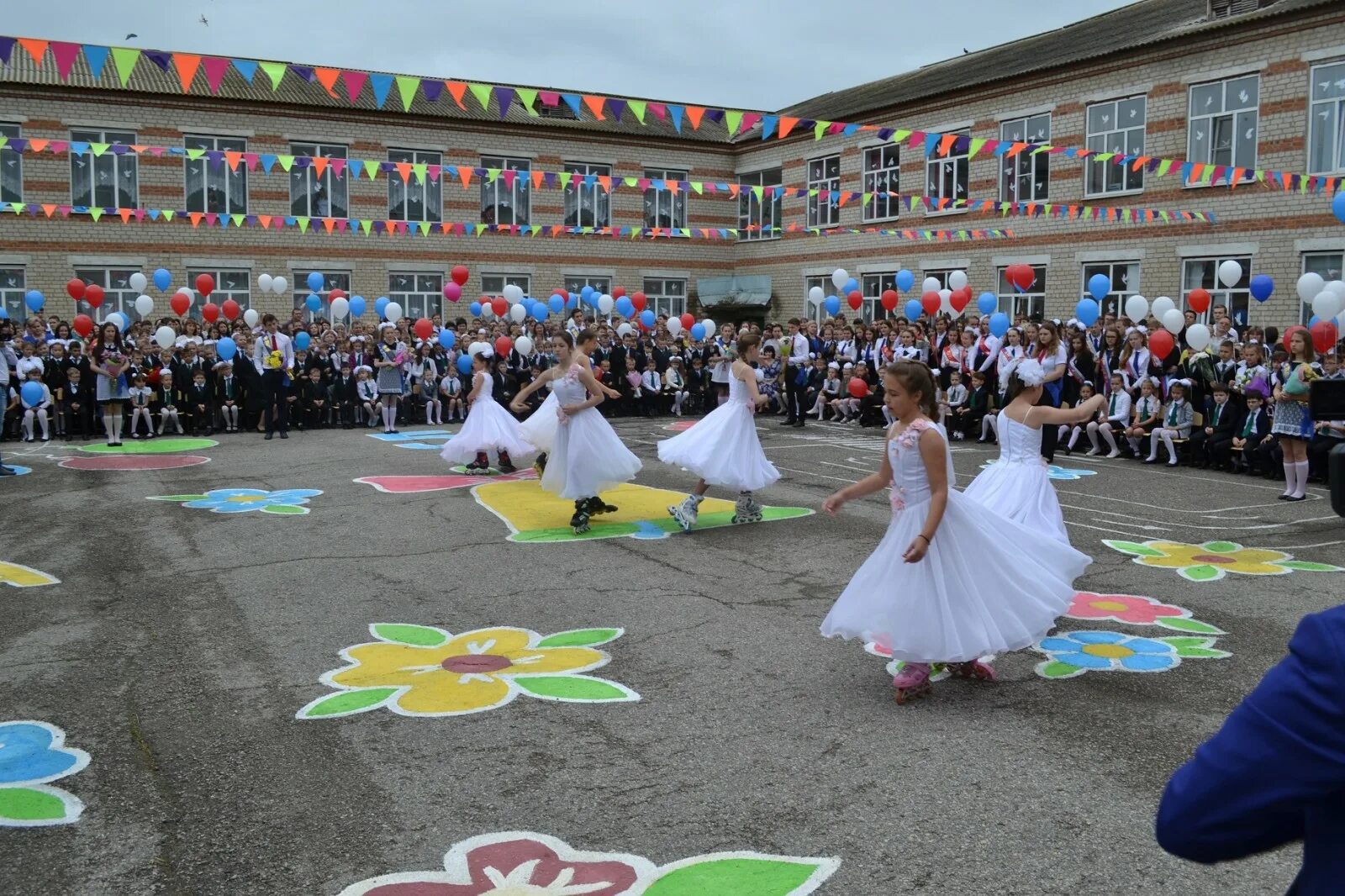 гостиница амела в брюховецкой. станция брюховецкая краснодарский. краснодарский край станица брюховецкая школа 3. вторая школа ст. брюховецкая 2.