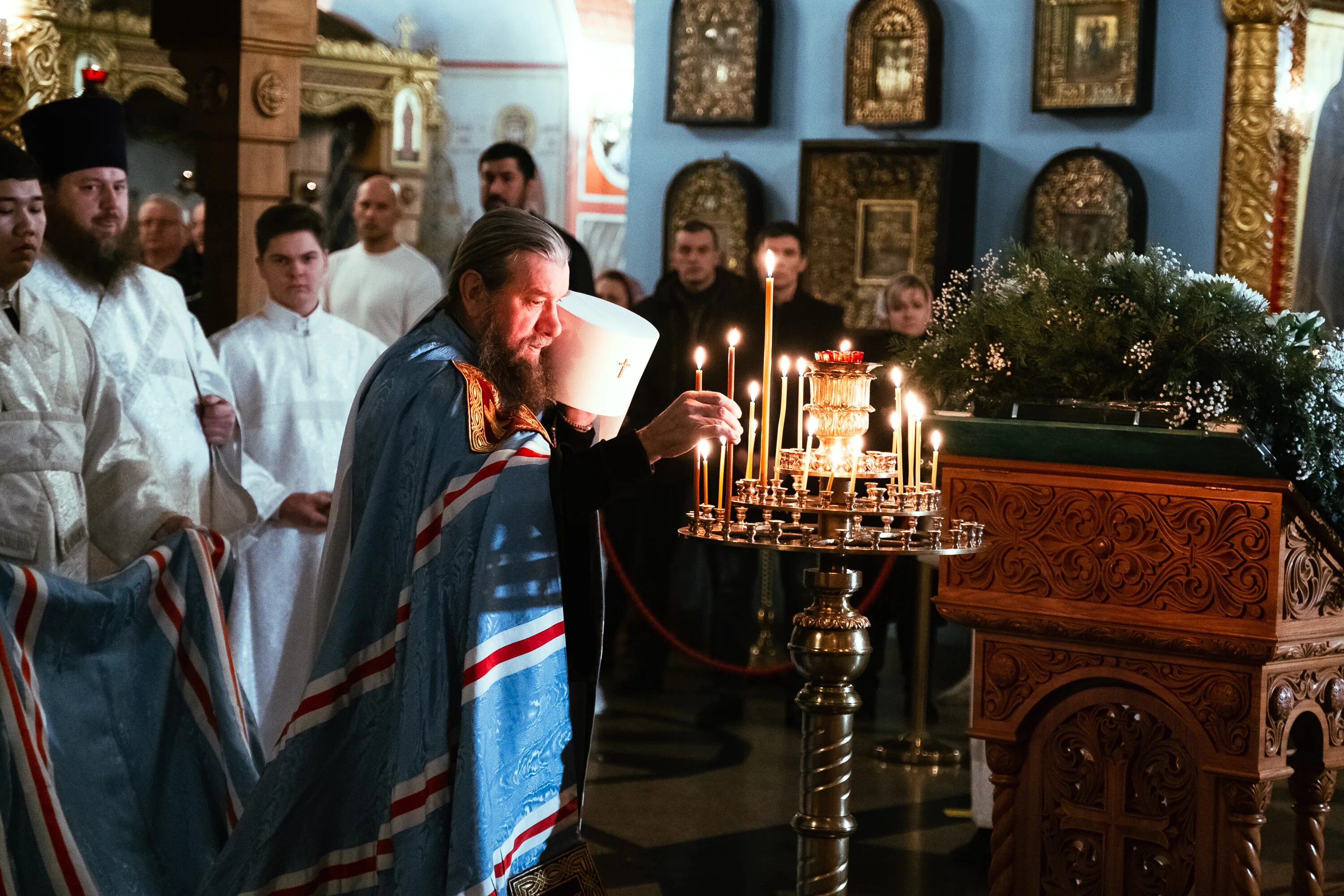 С крещением благословения господнего. С крещением христовым. 19 января праздник крещения господня день постный. С крещением господним 19 января. С праздником крещения.