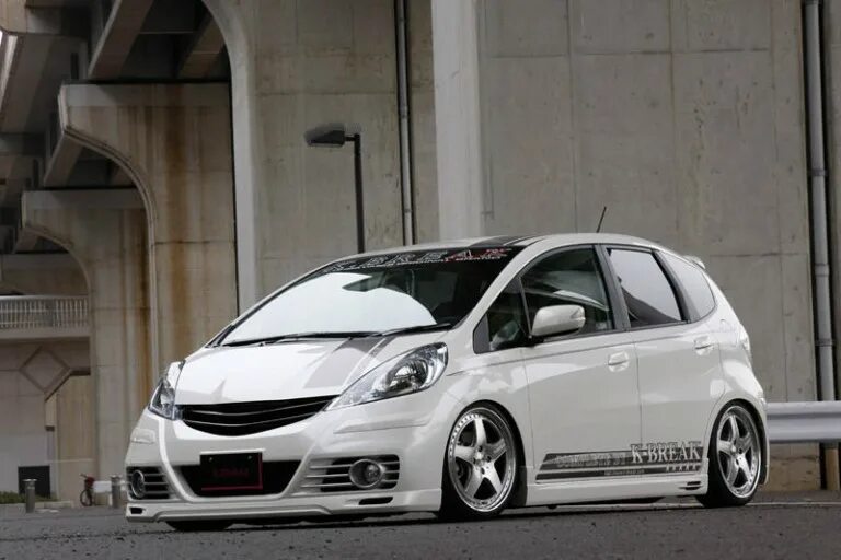 Honda fit ge8. Honda Fit RS ge8. Ge6 Honda Fit ge8. Обвес Fit ge6. Обвес Honda Fit ge6.