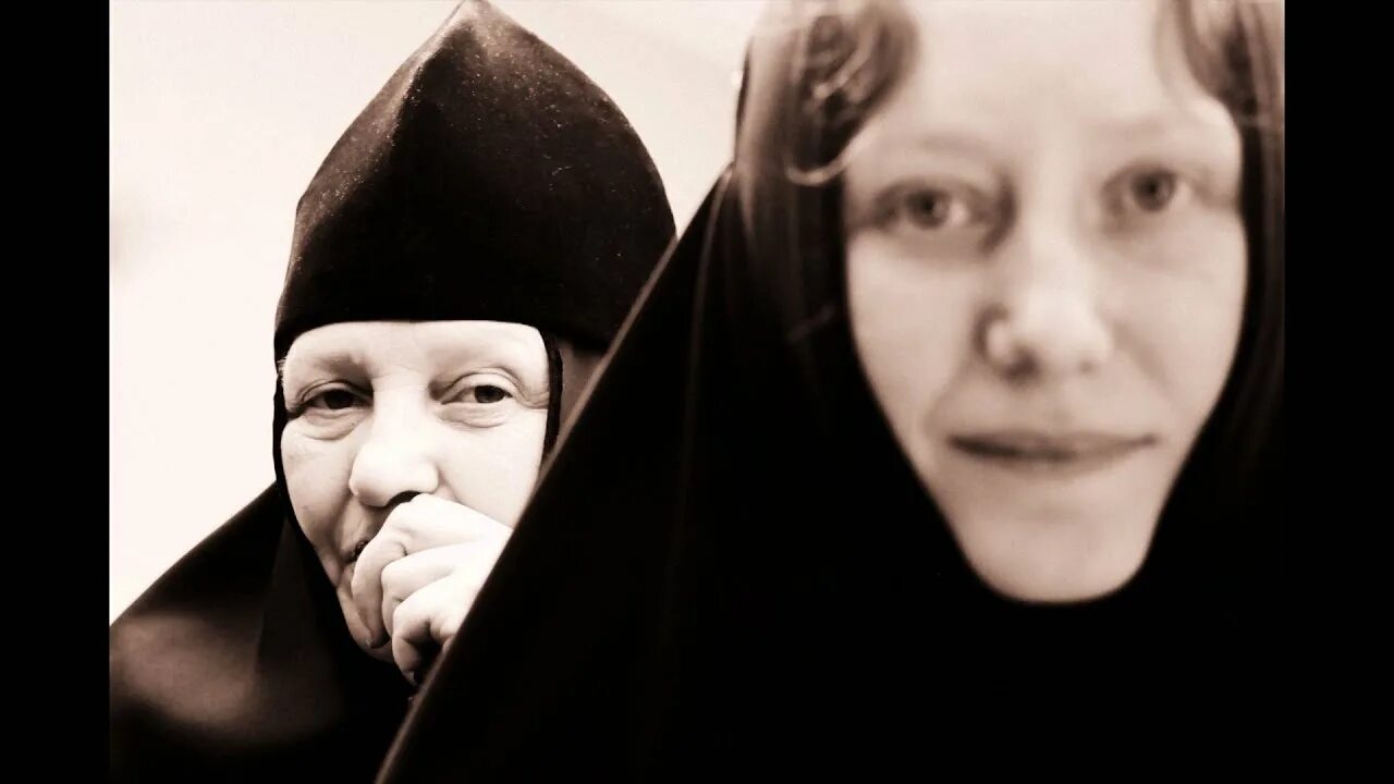 Душой дитя судьбой монах 5 букв. Любовь монаха ночь. пять монахов. два монаха беседуют.