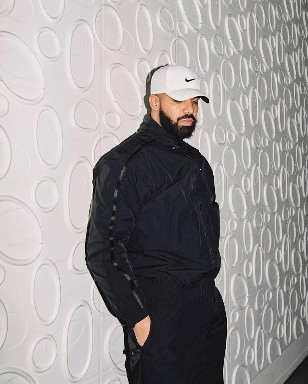 Nike drake nocta. Nike drake. Adidas дрейк. Худи nike nocta drake. Дрейк 2021.