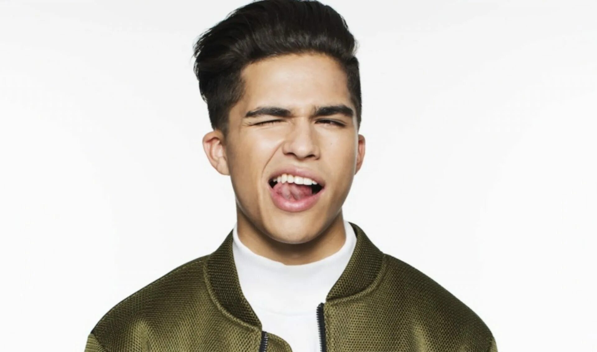 Alex Aiono. Alex Aiono фото 2022. Алекс Айоно американский певец. Алекс Айоно рост.