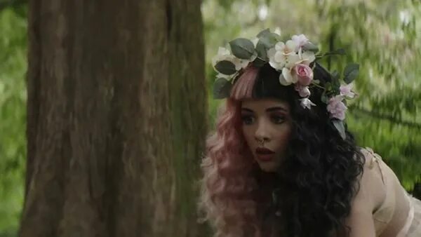 Training wheels melanie. Мелани Мартинес Training Wheels. Melanie Martinez Training Wheels. Training Wheels- Melanie Martinez Camille Cuffley аниме. Training Wheels Melanie Martinez перевод.