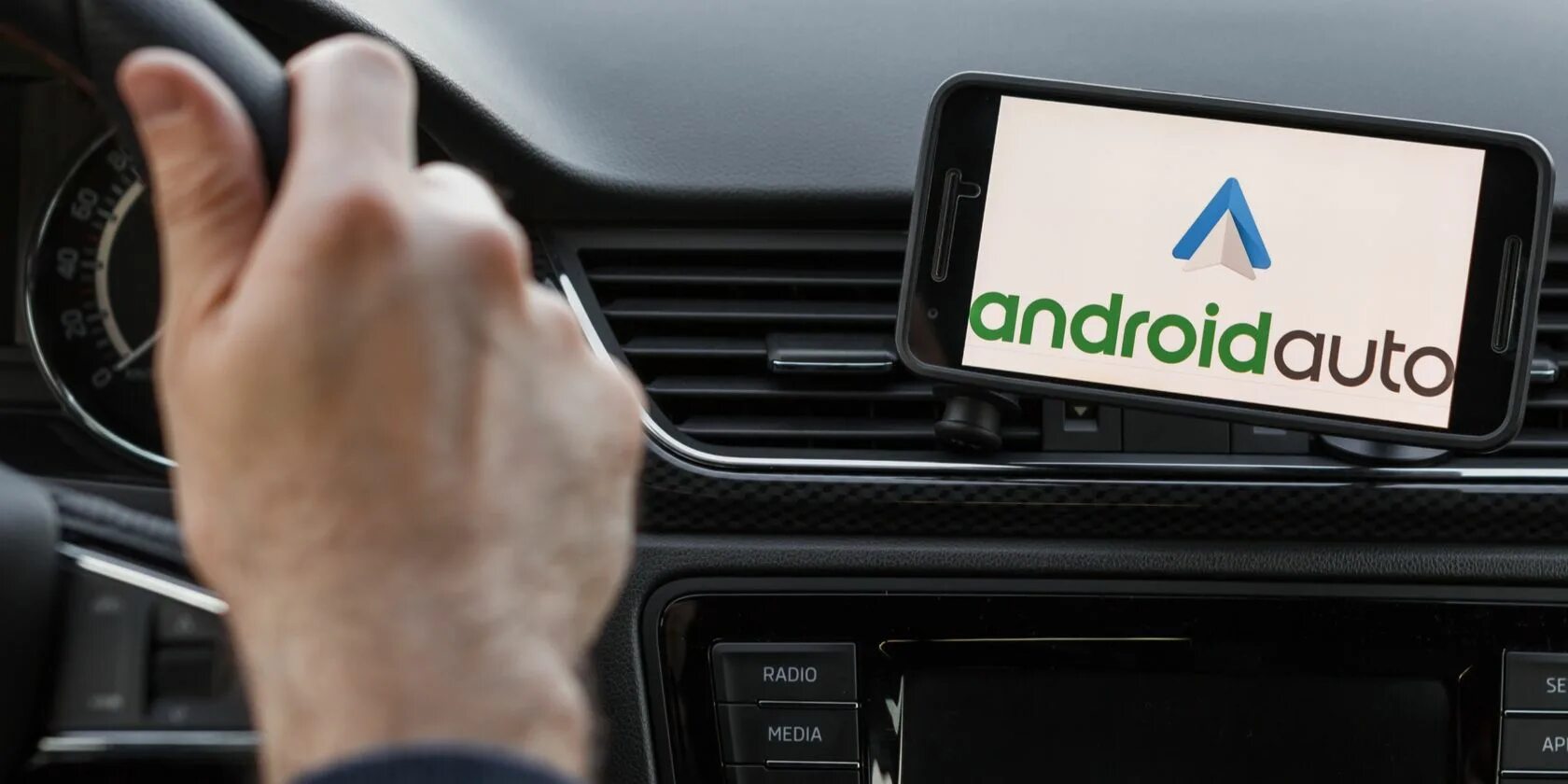 Android auto. Apple carplay renault. Андроид авто перестал работать. Андроид на панель автомобиля. Android auto функционал.