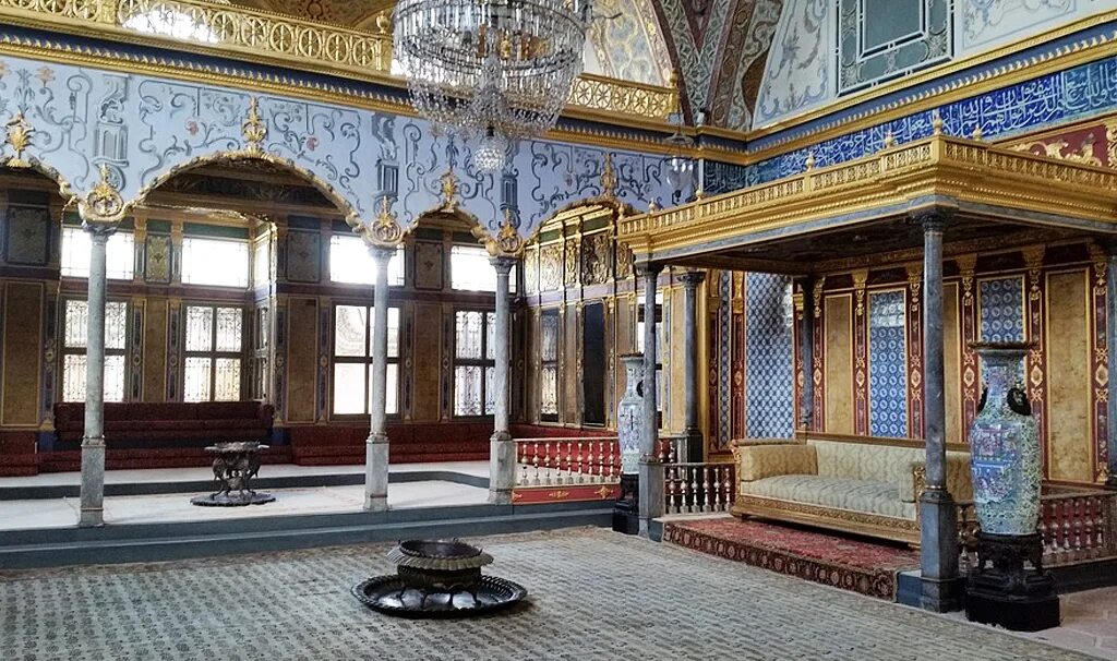 Дворец топкапы в стамбуле. Османская империя дворец султана. Дворец сулеймана в стамбуле экскурсия. Турция дворец султана сулеймана. Дворец топкапы в стамбуле.