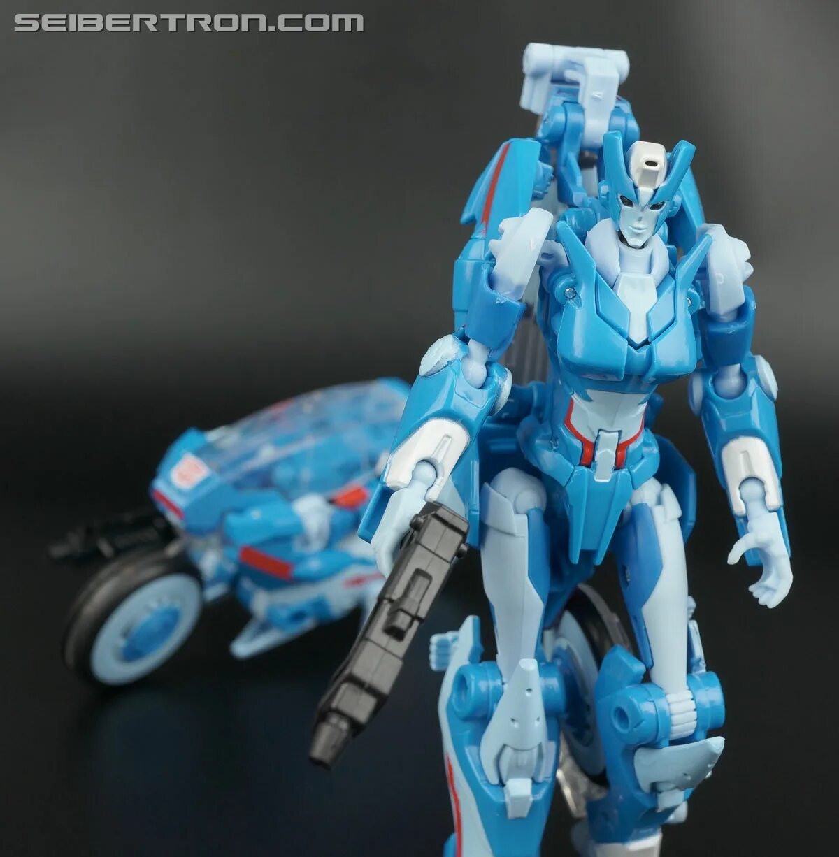 Хромия трансформер. Хромия трансформер игрушка. hasbro transformers хромия. трансформеры кибервселенная хромия. хромия трансформер фигурка.