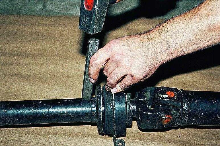 Как правильно установить кардан. Хвостовик кардана газель 3302. хвостовик карданного вала газель 406. карданный промвал ваз 2107. хвостовик карданного вала 3309.