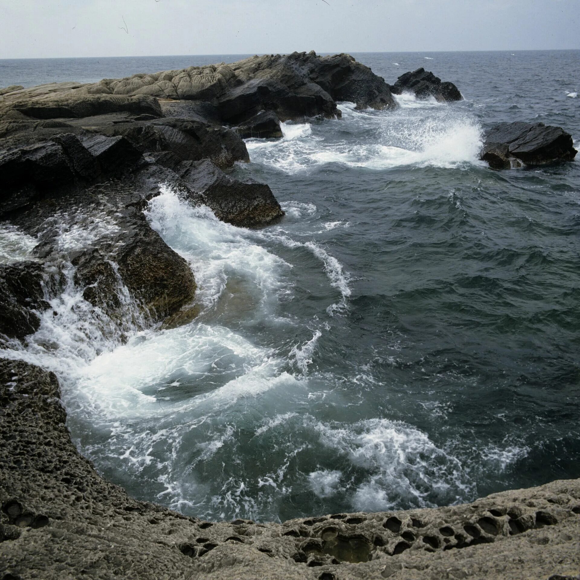 Каспийское море Магарамкентский район. Взморье Каспийского моря. Футшток Каспийское море.