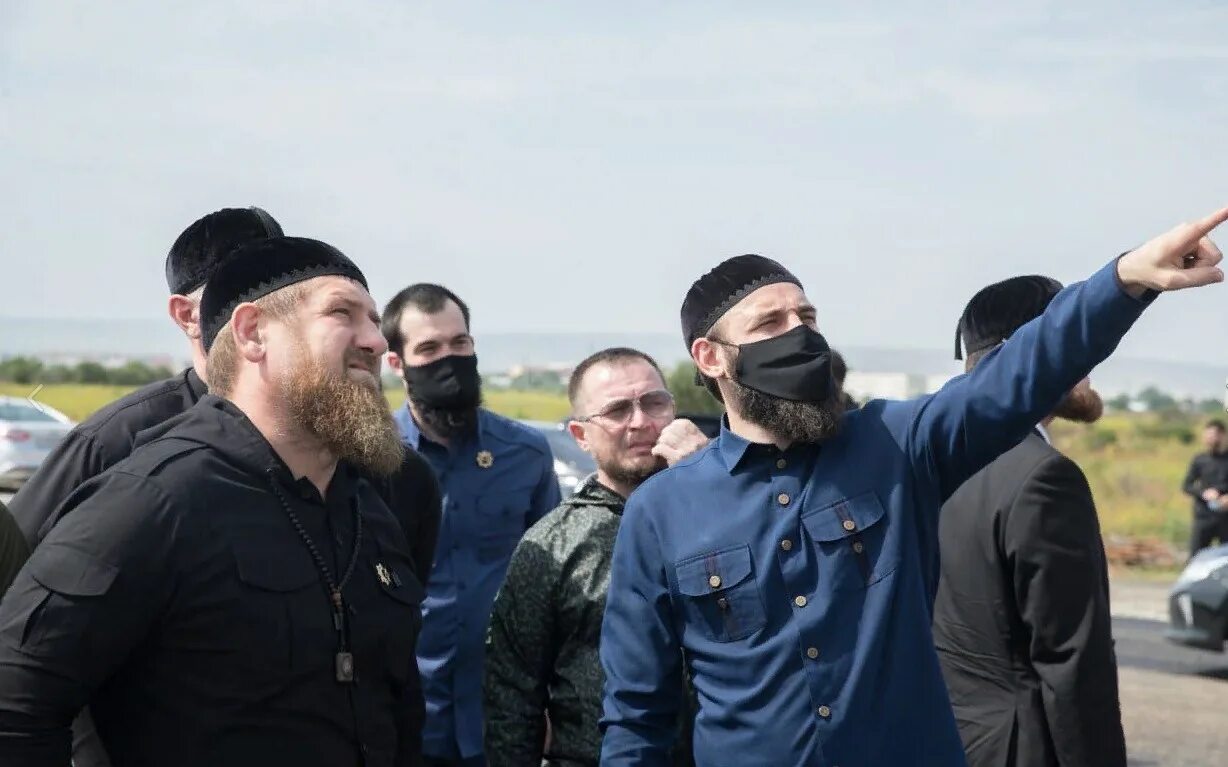 Сво грозный добровольцы грозный. Спецназ чечня кадыровцы. Новости чечни. Мишустин в грозном. Чеченская армия.