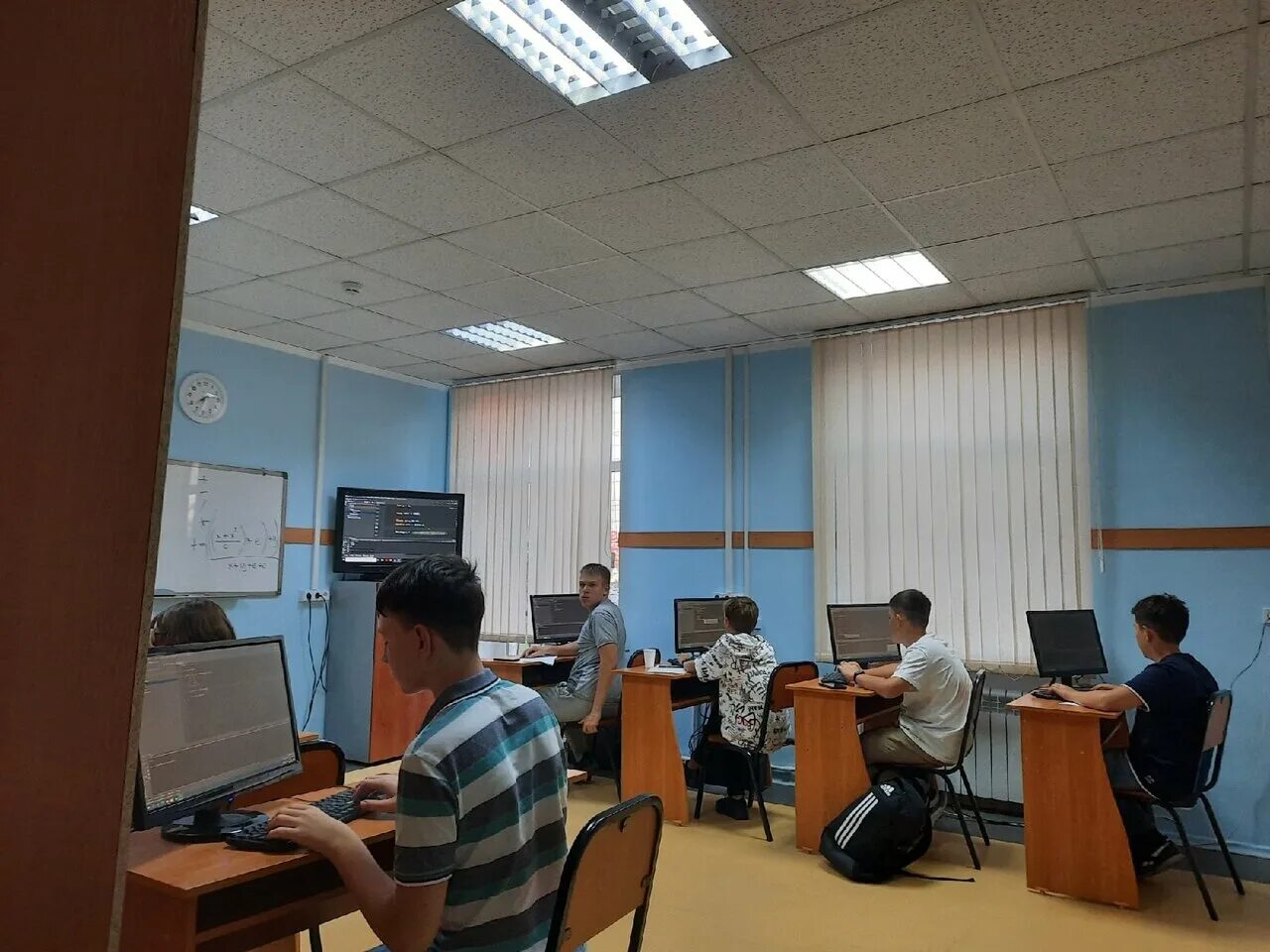 Махаон омск. Омский молодежный многофункциональный центр. Бердников омгту. Г омск курсы. Региональные вузы.