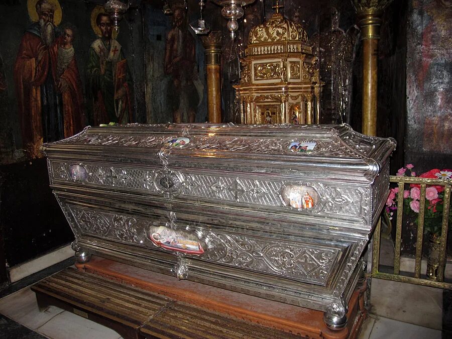 спиридон тримифунтский нетленные мощи. святитель спиридон тримифунтский корфу. святой спиридон тримифунтский мощи. мощи святителя спиридона тримифунтского. нетленные мощи спиридона тримифунтского.