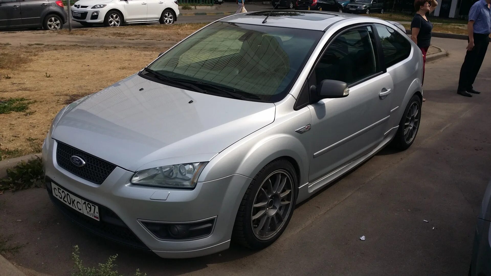 Ford Focus 2 St 2006. Ford Focus 2006 St белый. Серебристый Форд фокус 2 St. Купить форд фокус 2 в омске