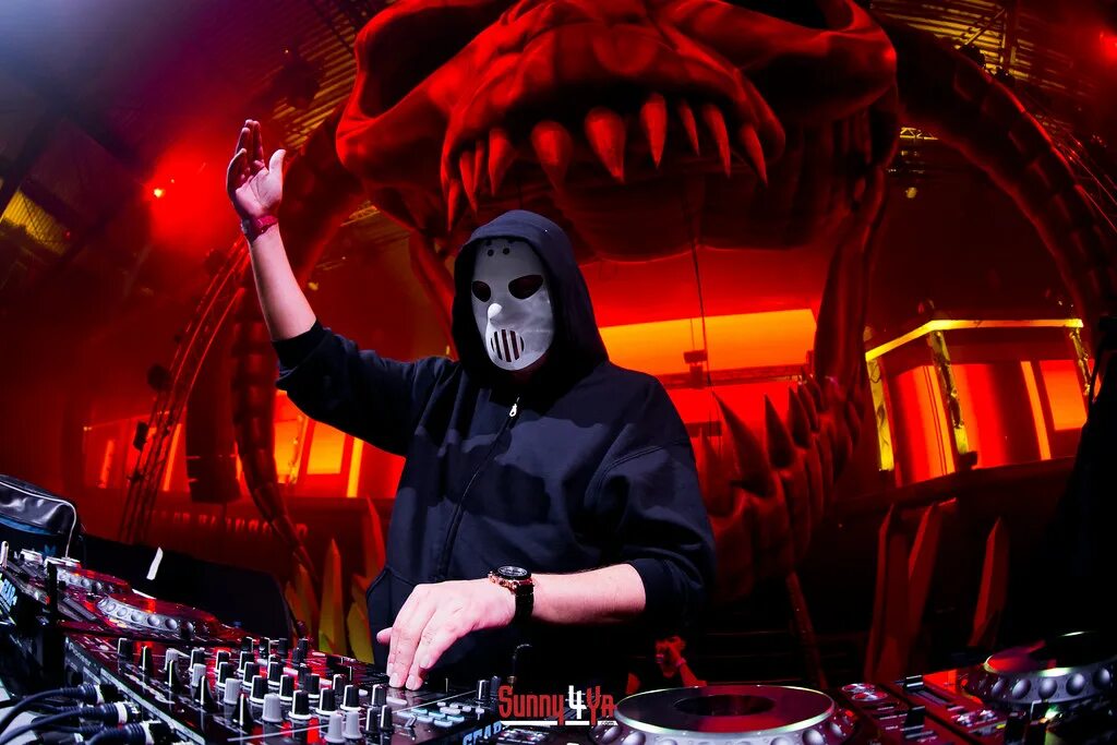 DJ Angerfist. Маска Angerfist. Angerfist 2021. Angerfist Zardonic.