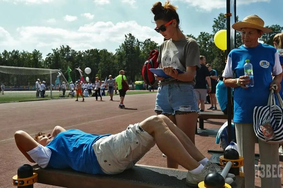 День физкультурника лужники 2009. Флешмоб день физкультурника. Мероприятия в лужниках 2024. Парад команд. День физкультурника лужники.
