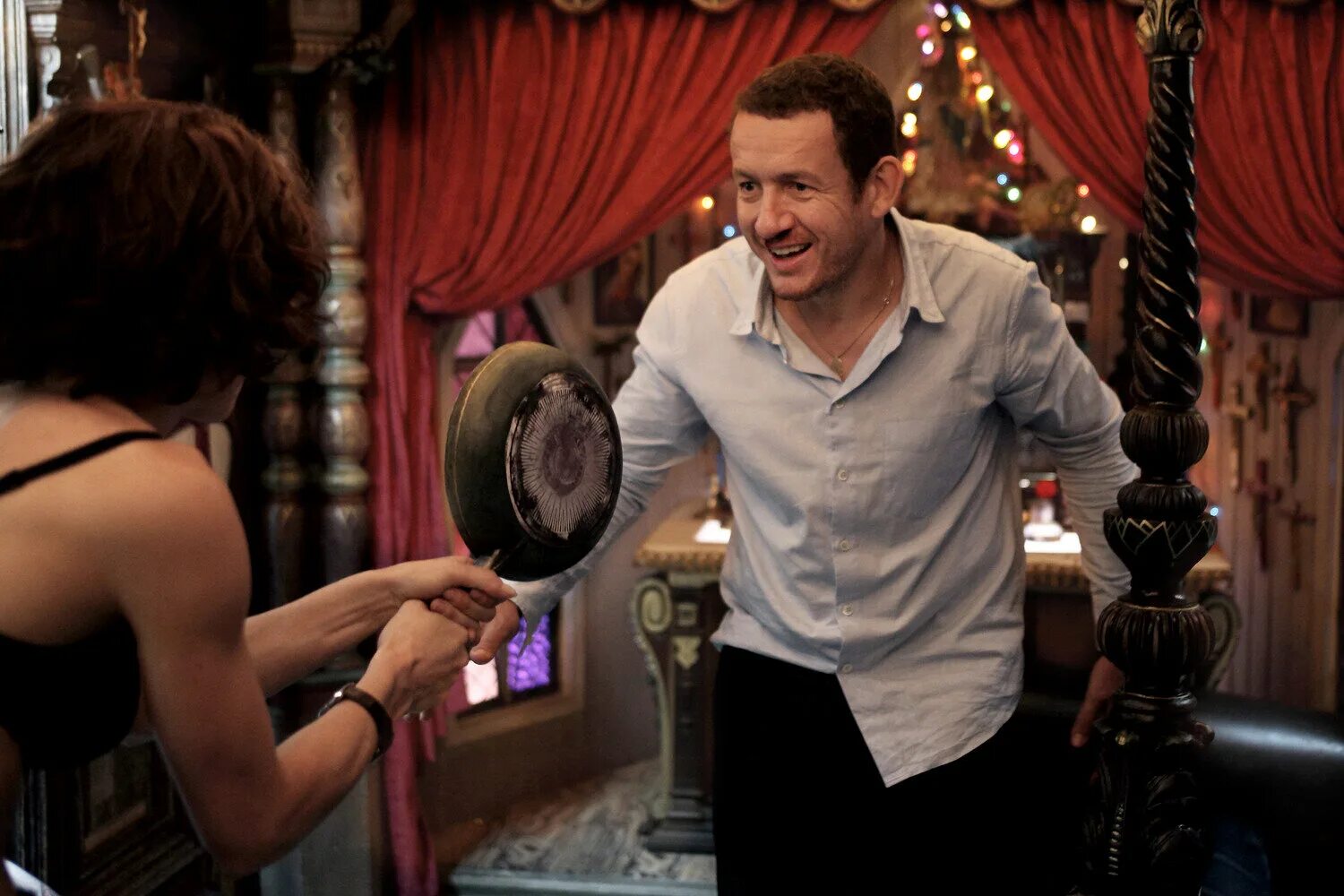 Вулкан страстей фильм 2013. Дэни бун фильм вулкан страстей. Вулкан страстей кадры из фильма. Вулкан страстей. Вулкан страстей.