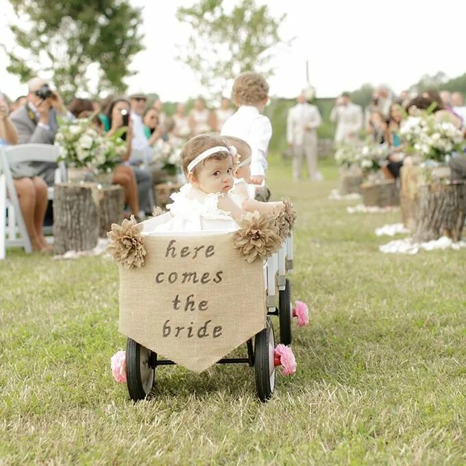 Случайная невеста сериал. Here comes the trap bride. Here comes the photo. Paula morton here comes the bride. Девочка с табличкой.